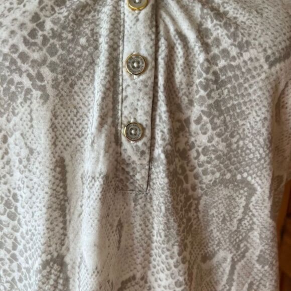 Liz Claiborne Snake Print Top size M EUC - Picture 3 of 7